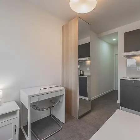 Flat In A Calm Neighborhood 4 *