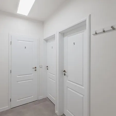 Flat In A Calm Neighborhood 4 براغ